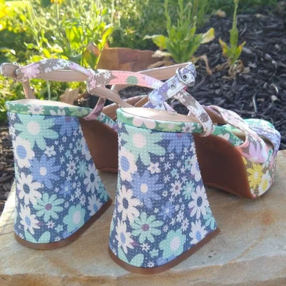 Floral Platform Sandals - Multicolor - Picture 5 of 7